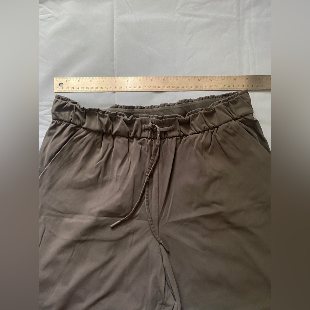 Lululemon Keep Moving Crop Pants Women’s Size 12 Graphite Grey Loose Fit Stretch